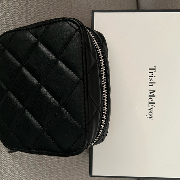 Brand New in box Trish McEvoy Black Quilted Make-Up Bag Planner - Picture 10 of 12